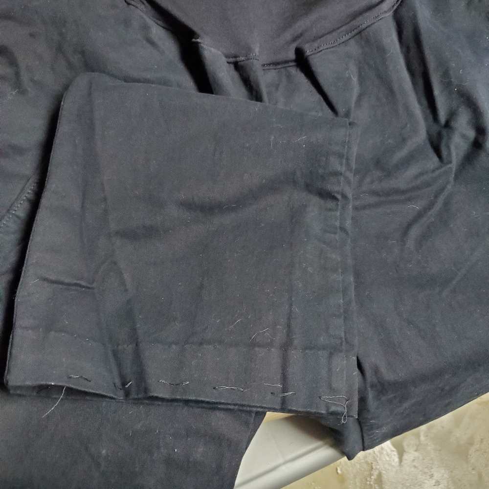 Lot of maternity pants and a few tops